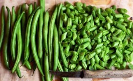 In what form and how to properly freeze asparagus beans at home