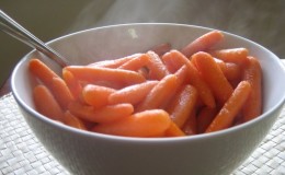 Por que cenouras cozidas são mais saudáveis ​​do que cruas