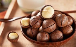 Waarom is chocolade-macadamia-noot goed en hoe eet je het op de juiste manier?