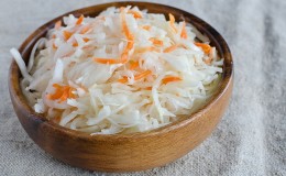 What is healthier: sauerkraut or salted cabbage, and how they differ