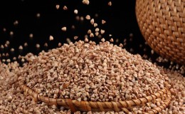 Come conservare correttamente il grano saraceno a casa e qual è la durata massima di conservazione