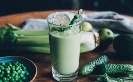 Hoe beïnvloedt komkommersap het lichaam: voor- en nadelen, toepassingsmethoden