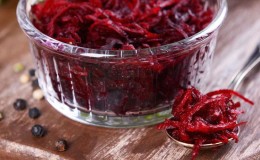 The harm and benefits of raw beets: what properties a fresh vegetable has and how it is used in folk medicine