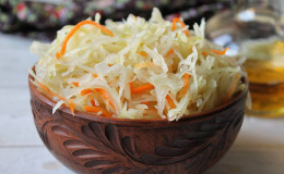 Proper storage of sauerkraut in the refrigerator: how much is stored and how to extend the shelf life