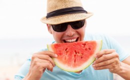 Wassermelone auf der Hut vor männlicher Macht: wie nützlich sie für den Körper ist