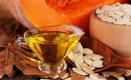 Ingredientes naturales para la salud de los hombres: cómo tomar aceite de semilla de calabaza para la prostatitis y cómo ayudará