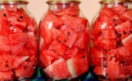 How to deliciously prepare watermelons for the winter in jars: recipes with photos and step-by-step instructions