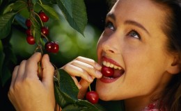 Why cherries are useful for a woman's body