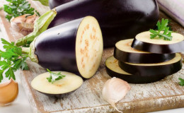 Gut için patlıcan yemek mümkün mü: artıları ve eksileri, uygun tarifler ve tüketim oranları