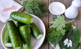 Salatalık turşusunu kavanoz, çanta ve fıçıda kurutmanın basit ve lezzetli yolları