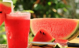 Is het mogelijk om watermeloen te eten met maag- en darmzweren: de voordelen en mogelijke schade van de bessen