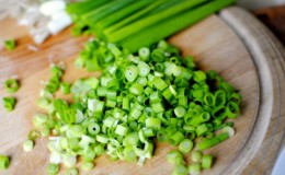 The best recipes on how to salt green onions for the winter quickly and easily