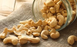 Cashew nuts - mga pakinabang at pinsala sa mga kababaihan