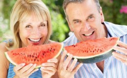 Vattenmelon med stenar i gallblåsan: är det möjligt att äta och i vilka mängder