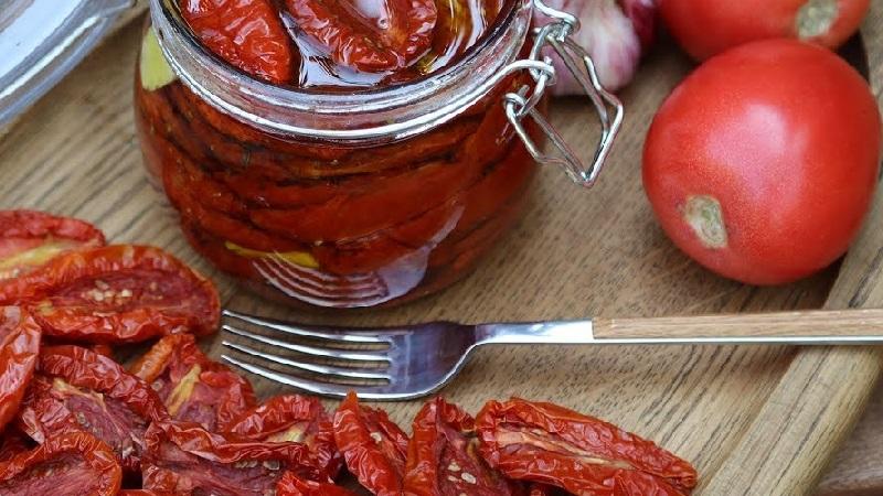 Jak gotować suszone pomidory w domu: różne sposoby i najsmaczniejsze przepisy