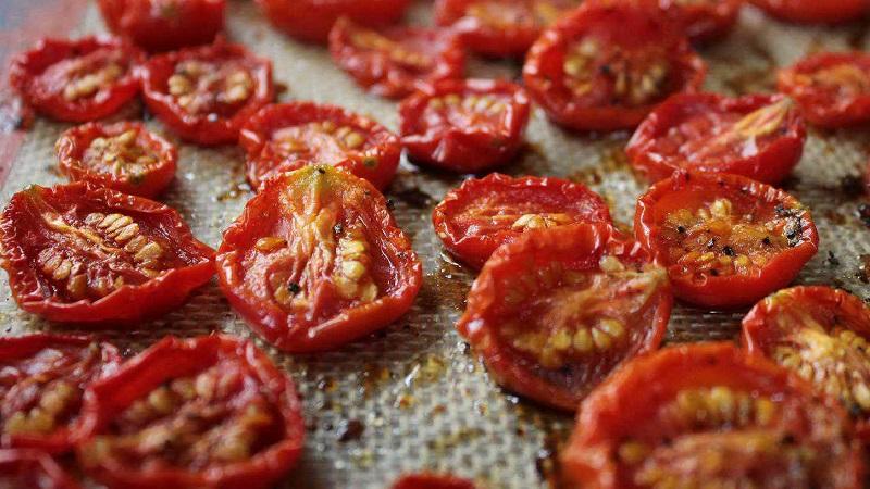 Jak gotować suszone pomidory w domu: różne sposoby i najsmaczniejsze przepisy