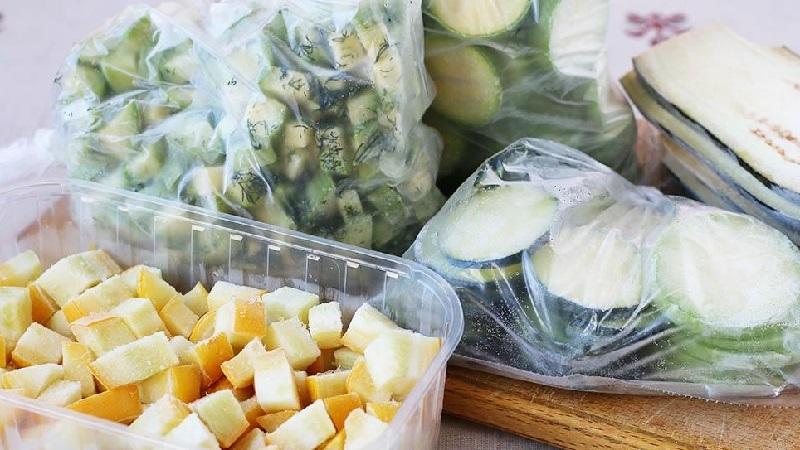 Vamos preservar o sabor e os benefícios: como congelar abobrinhas frescas para o inverno e o que cozinhar depois