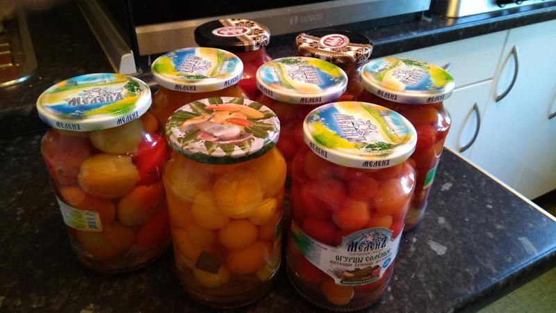 Cómo hacer deliciosos tomates cherry en escabeche: las mejores recetas y recomendaciones de amas de casa experimentadas