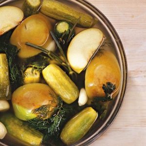 Recettes de concombres aux pommes pour l'hiver: nous cuisinons délicieusement et roulons correctement