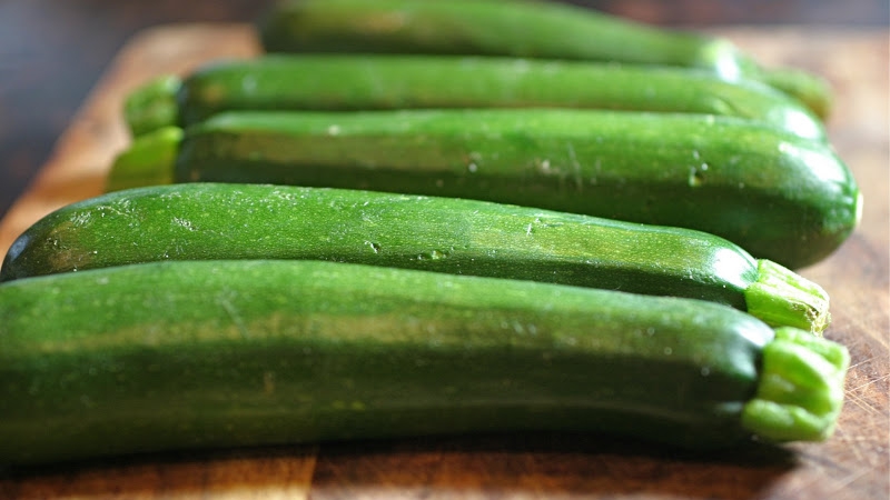 What is zucchini zucchini: we get to know the view, grow it on our site and use it for delicious dishes
