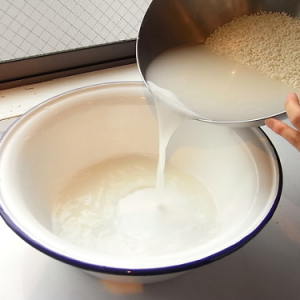 How to properly prepare and apply rice water for diarrhea for children and adults