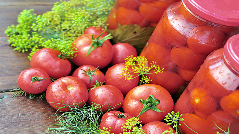 Como é delicioso e incomum preparar tomates rosa para o inverno - uma seleção das melhores receitas