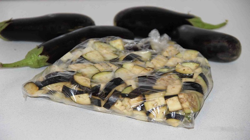 How to freeze fresh eggplants for the winter at home, and what to cook from them