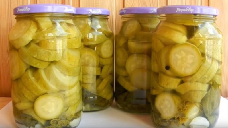 Paano magluto ng adobo na zucchini para sa taglamig nang walang isterilisasyon: ang pinakamahusay na mga recipe at kapaki-pakinabang na mga tip
