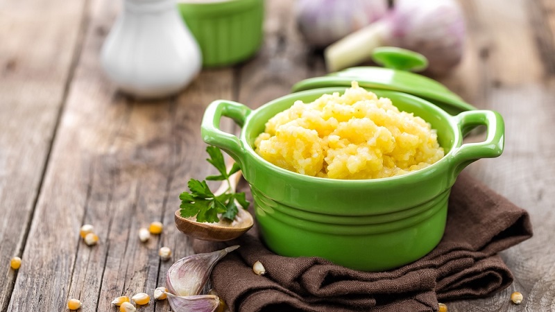 Est-il possible de manger du maïs bouilli pour la pancréatite: les avantages et les inconvénients et les règles d'utilisation