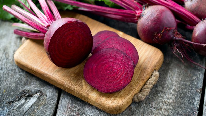 The healing properties of red beets and contraindications to its use
