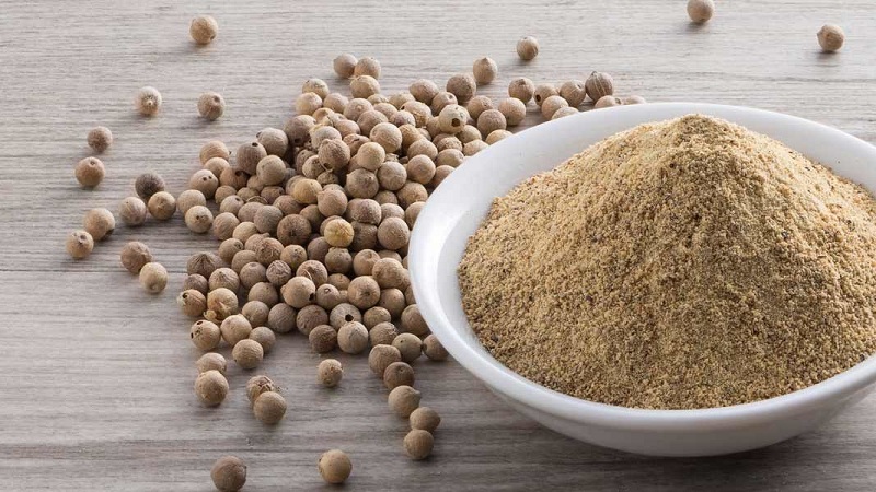 What is white pepper and how is it used in cooking, cosmetology and traditional medicine