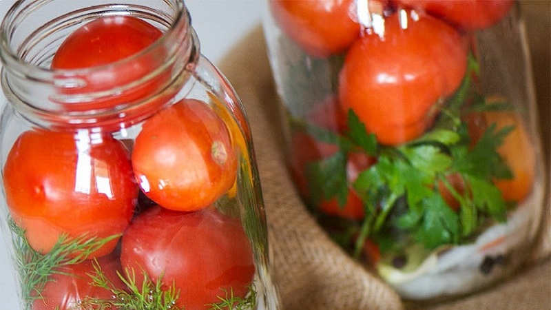 Kaip virti skanius konservuotus pomidorus žiemai litro indeliuose: geriausių receptų pasirinkimas
