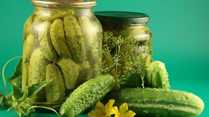 Ako pripraviť chrumkavé uhorky na zimu v nádobách je jednoduché a chutné
