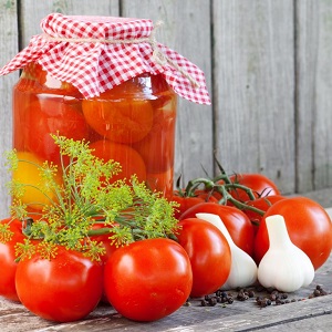 Top 10 des recettes de tomates insolites pour l'hiver: comment cuisiner délicieusement les tomates et les rouler correctement