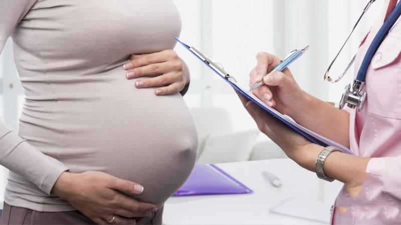 Hamile kadınların dereotu yapması mümkün mü: hamile anne ve çocuğa zarar ve fayda