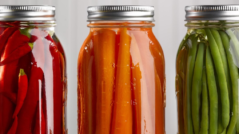 De beste måtene å tilberede varme paprika for vinteren: oppskrifter for å bevare og tørke varme krydder