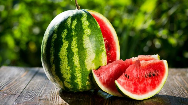 As razões pelas quais a melancia é amarga e é possível comer uma fruta assim
