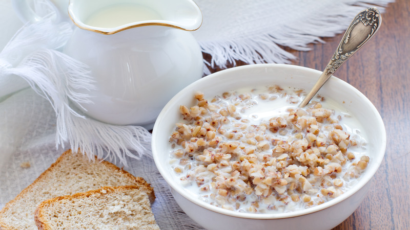 Los beneficios de comer trigo sarraceno con kéfir en ayunas por la mañana.