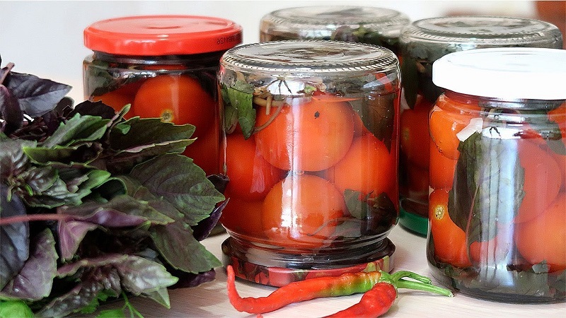 Невероятни вкусни рецепти за домати с целина за зимата