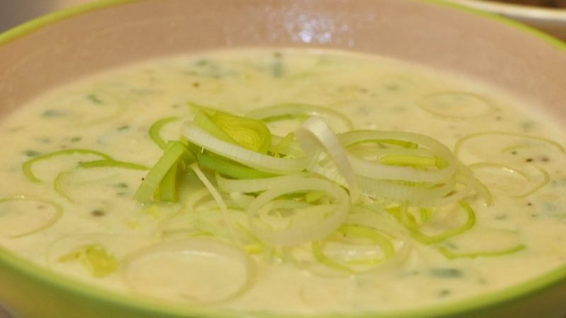 Cómo cocinar y comer sopa de puerros para bajar de peso