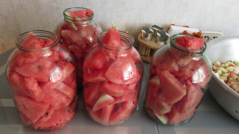 Recettes simples pour l'hiver: comment mariner des pastèques dans des bocaux