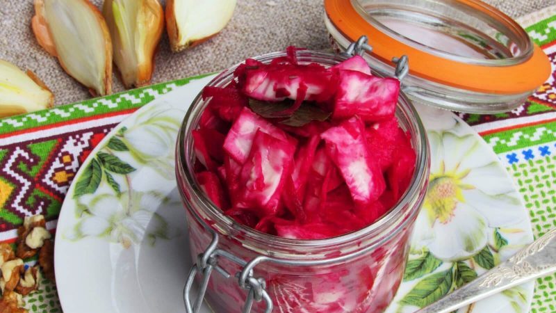 The best recipes for sauerkraut with horseradish and beets