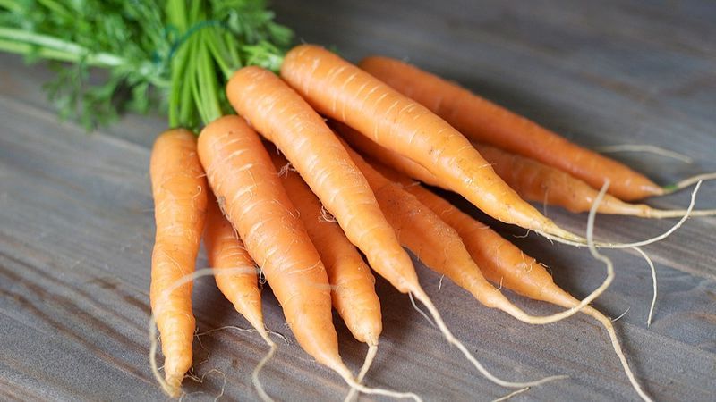 How many carrots do you need to eat to improve vision and what vitamins are in the composition