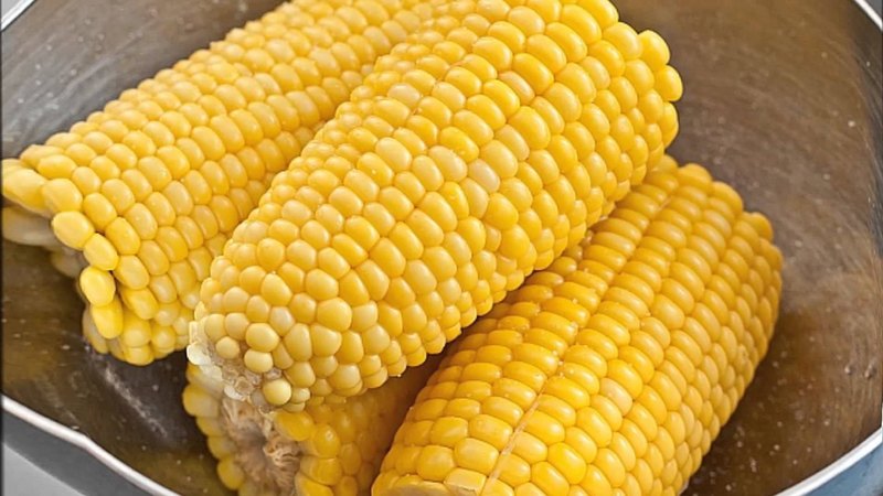 Is it possible to eat boiled corn while losing weight: calories, benefits and harms in the fight against extra pounds