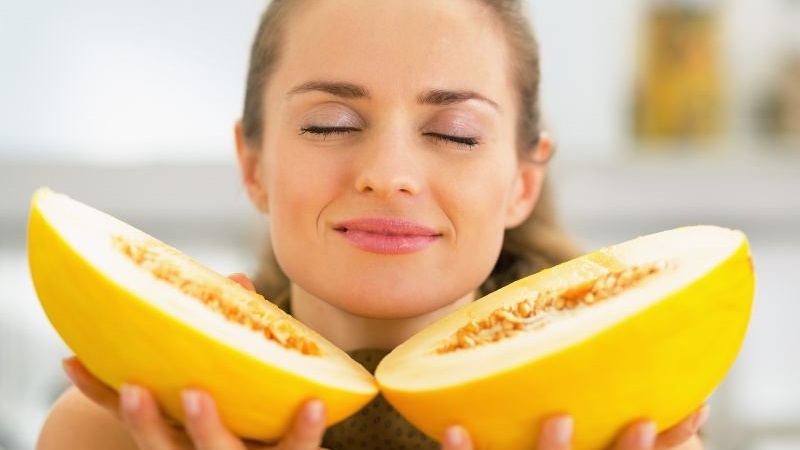 Meloen is de beste vriend voor het lichaam van een vrouw: wat is het nut ervan