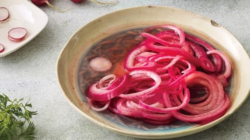 أفضل الوصفات: كيفية مخلل البصل الأحمر