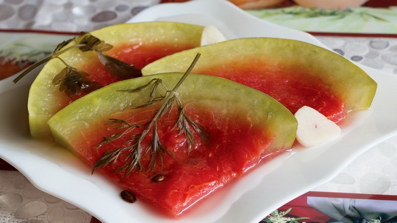 Cách làm dưa hấu ngâm chua ăn ngay theo nhiều cách khác nhau