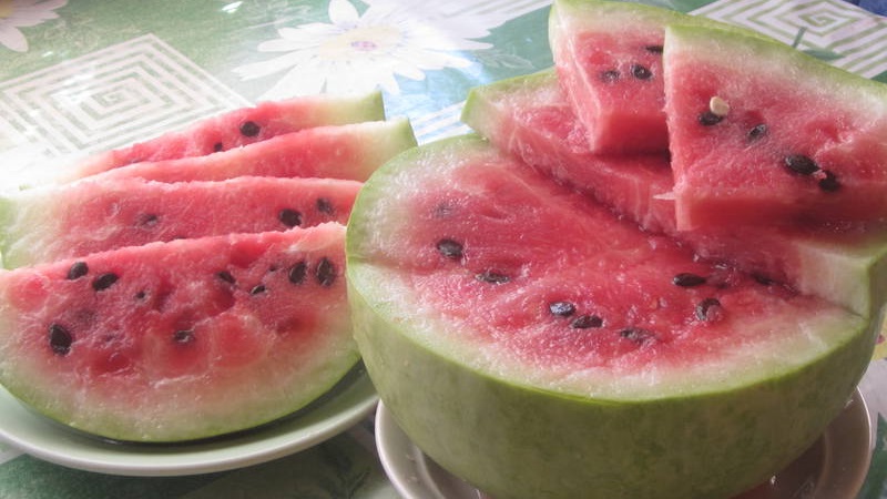 É possível comer melancia rosa e porque é assim
