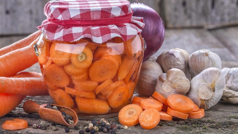 Egyszerű és ízletes ecetes sárgarépa receptek
