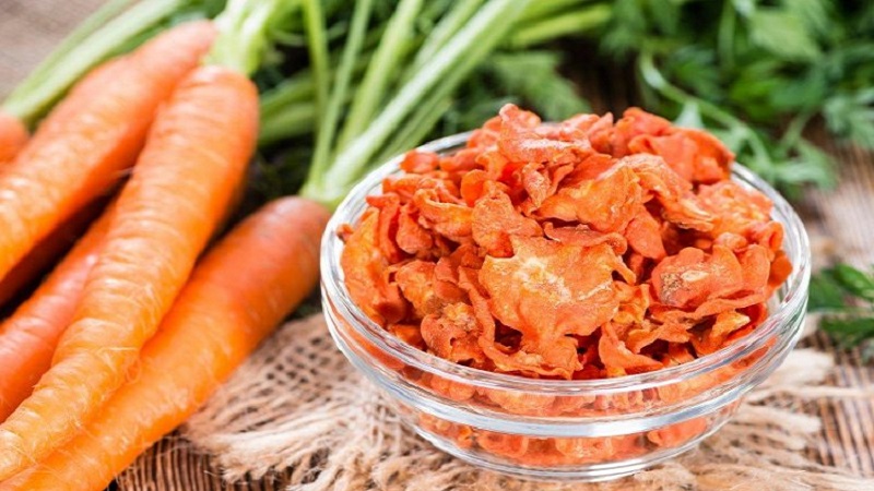 Diversi modi per essiccare le carote a casa per l'inverno